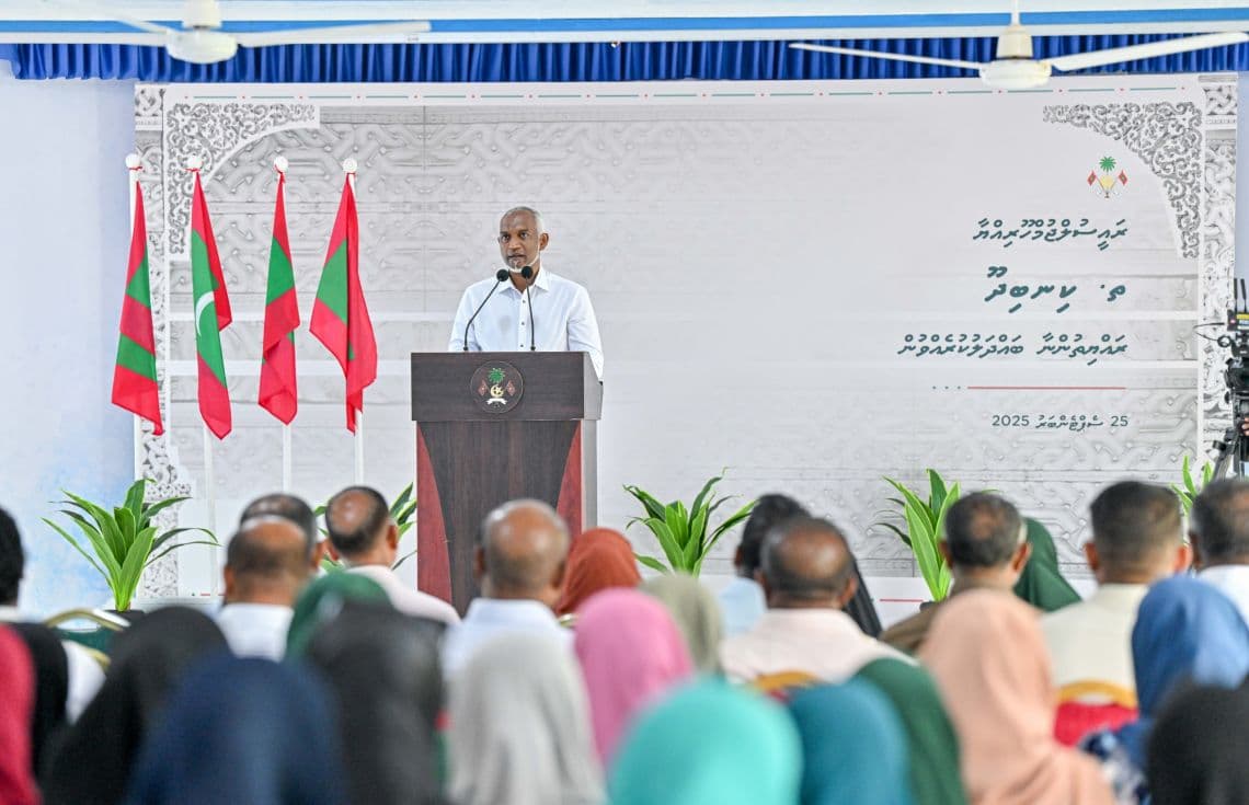 ރައީސް ކިނބިދޫގެ ރައްޔިތުންނާ ބައްދަލުކުރައްވައި ވާހަކަފުޅުދައްކަވަނީ: ފޮޓޯ/ ރައީސް އޮފީސް---