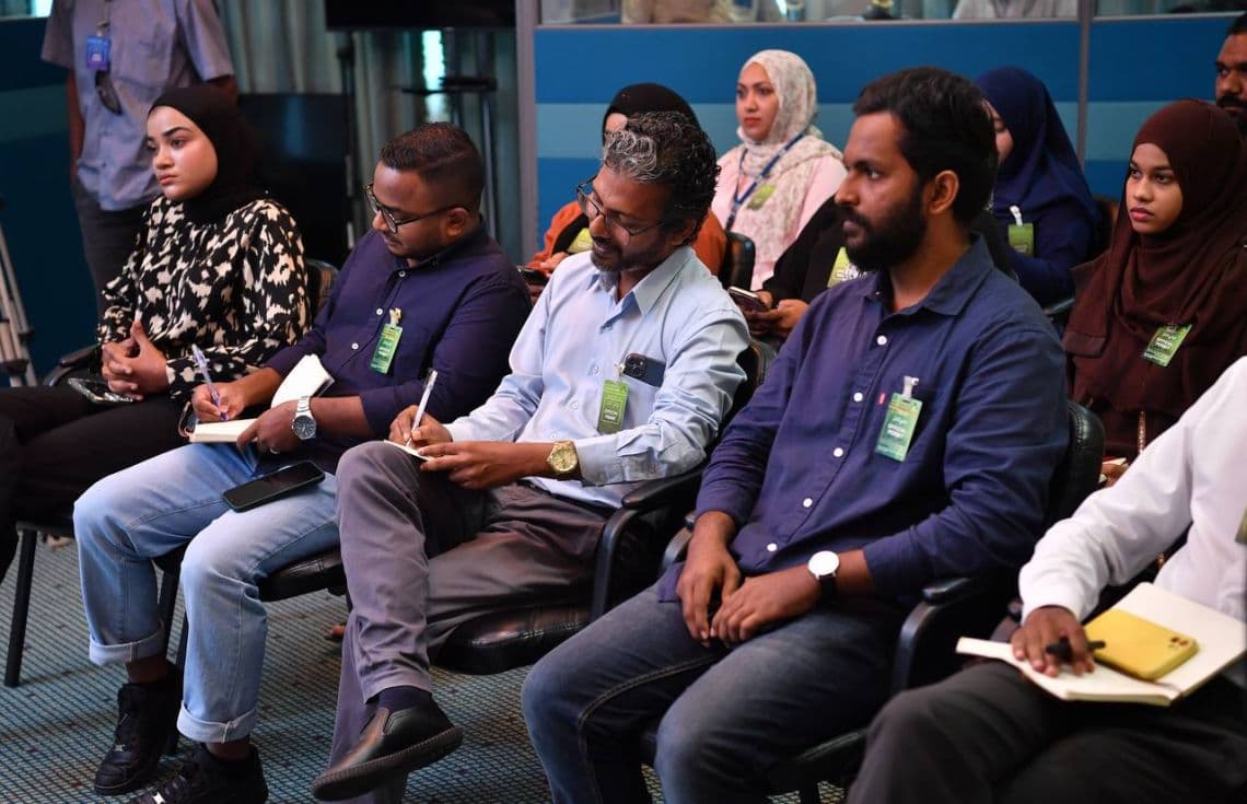 ރައީސް އޮފީހުން ކުރިއަށް ގެންދިޔަ ނޫސްވެރިންގެ ބައްދަލުވުމެއްގެ ތެރެއިން/ ފޮޓޯ: ރައީސް އޮފީސް