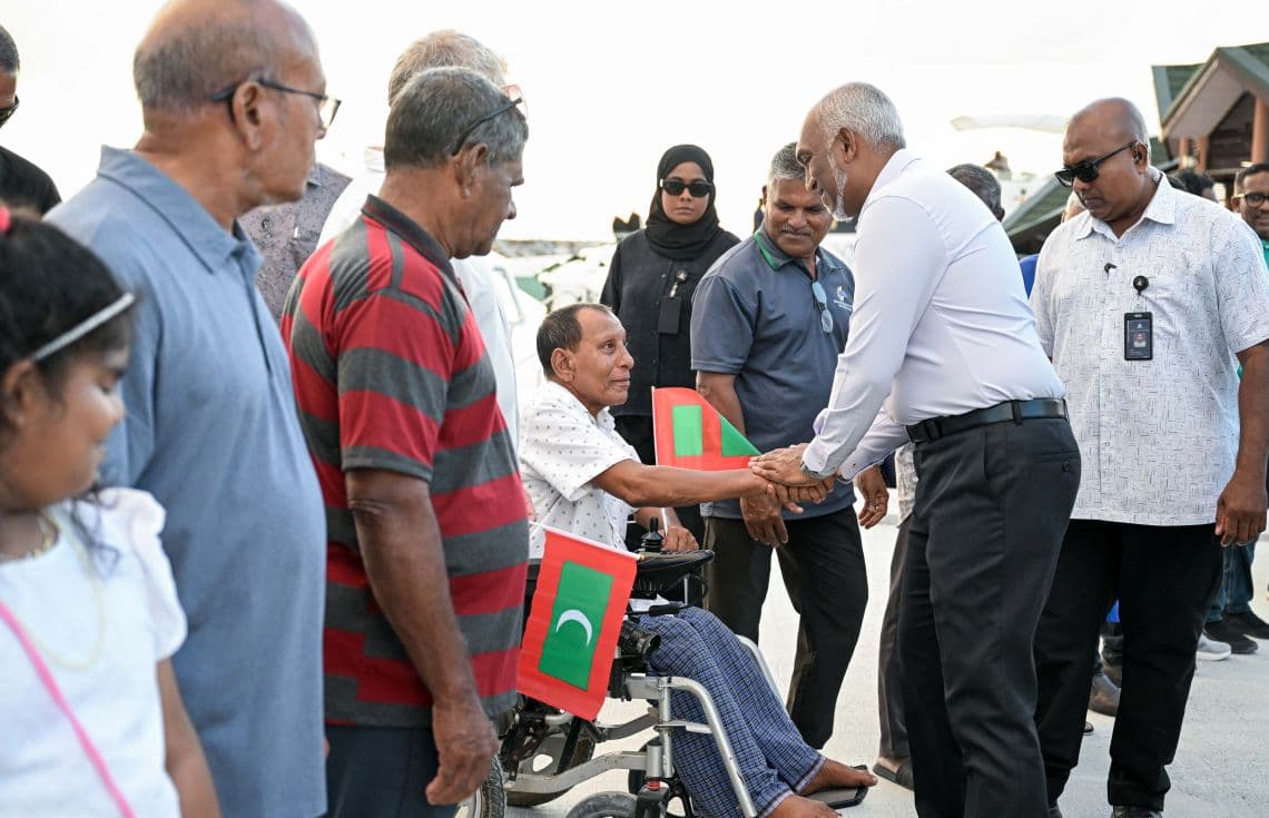 ރައީސުލްޖުމްހޫރިއްޔާ، އުމުރުން ދުވަސްވީ ބޭފުޅަކާ ސަލާމްކުރައްވަނީ - ފޮޓޯ: ރައީސް އޮފީސް