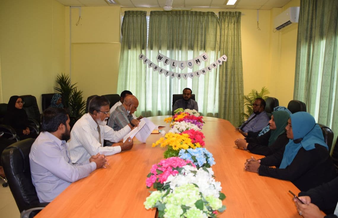 ދުވާފަރު ކައުންސިލުގެ މެމްބަރުންނާއި ސެކެޓްރީ ޖެނެރަލް އަދި މުވައްޒަފުންތަކެއް، މިއީ މިހާތަނަށް އެންމެ ހިޔާނާތް ހިންގާކަން ހާމަވެފައިވާ ކައުންސިލު----