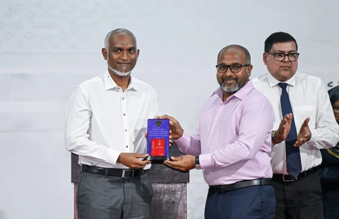 ރައީސް މުއިއްޒު. މުޅި ރާއްޖޭގައި ޕާސްޕޯޓުގެ ހިދުމަތް ފުޅާކުރުމަކީ ރައީސް މުއިއްޒުގެ ސިޔާސަތެއް--- ފޮޓޯ: ރައީސް އޮފީސް