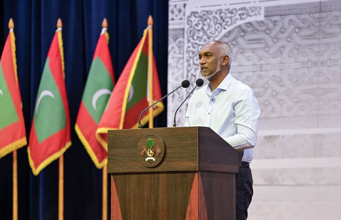 ރައީސުލްޖުމްހޫރިއްޔާ ޑރ. މުޙައްމަދު މުޢިއްޒު ފޮނަދޫ ރައްޔިތުންނާއި ބައްދަލުކޮށް ވާހަކަދައްކަވަނީ---ފޮޓޯ: ރައީސް އޮފީސް