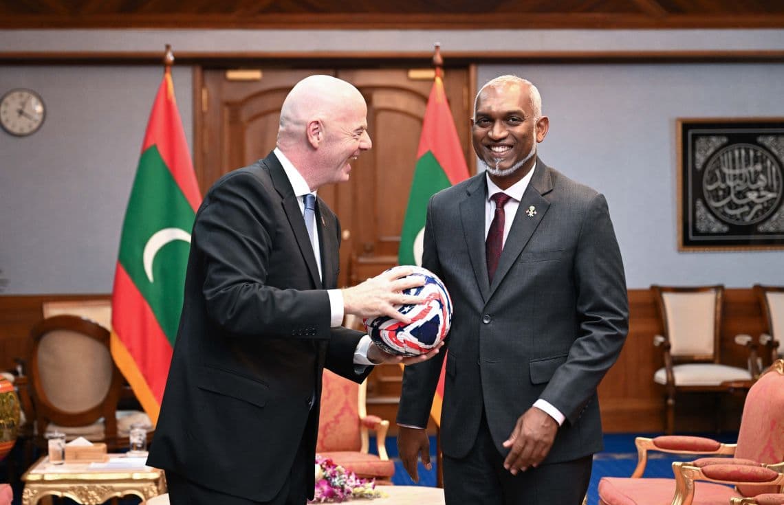 ރައީސުލްޖުމްރިއްޔާ އަދި ފީފާގެ ރައީސްގެ ބައްދަލުވުމުގެ ތެރެއިން / ފޮޓޯ: ރައީސް އޮފީސް