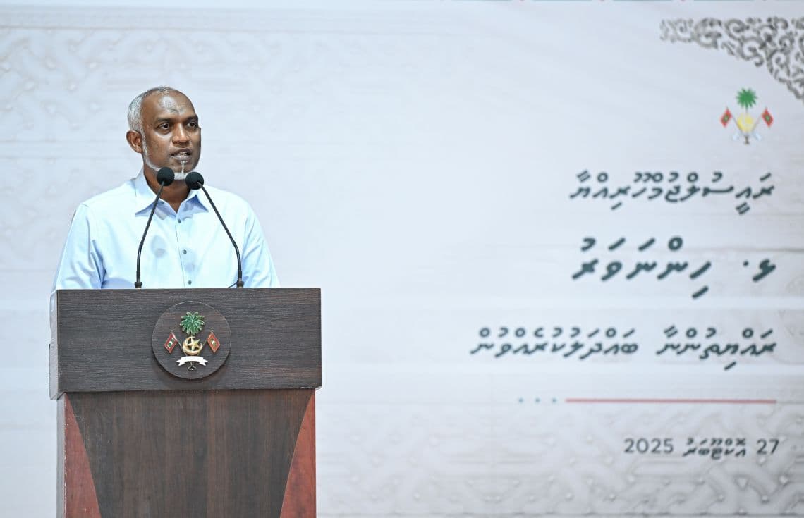 ރައީސުލްޖުމްހޫރިއްޔާ ޑރ މުހައްމަދު މުއިއްޒު ހިންނަވަރުގެ ރައްޔިތުންނާ ބައްދަލުކުރައްވައި ވާހަކަ ދައްކަވަނީ---ފޮޓޯ:ރައީސް އޮފީސް