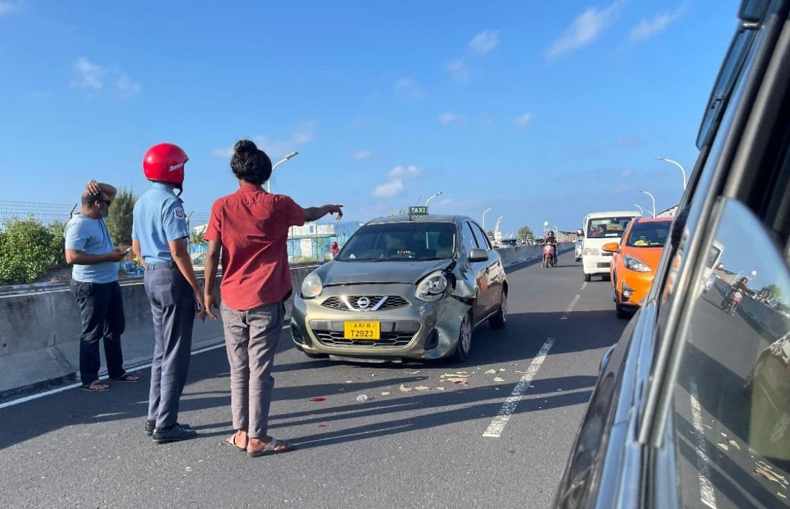 ހައިވޭގައި ހިނގި އެކްސިޑެންޓް---ފޮޓޯ: މަރިޔަމް ޝައްފަ ސައީދު