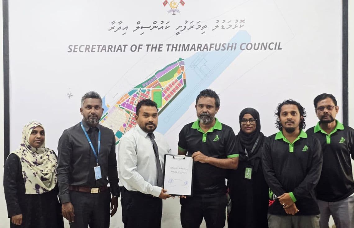 ގުރައިދޫ އަދި ތިމަރަފުށީގައި އައިޑީކާޑުގެ ހިދުމަތް ދޭން ފެށުމަށް ބޭއްވި ރަސްމިއްޔާތުގެ ތެރެއިން. މިއީ ސަރުކާރުން ވަރަށް ބޮޑޮ އިސްކަމެއް ދެއްވައިގެން ކުރައްވަމުން ގެންދަވާ މަސައްކަތެއް--- ފޮޓޯ: ޑީއެންއާރު