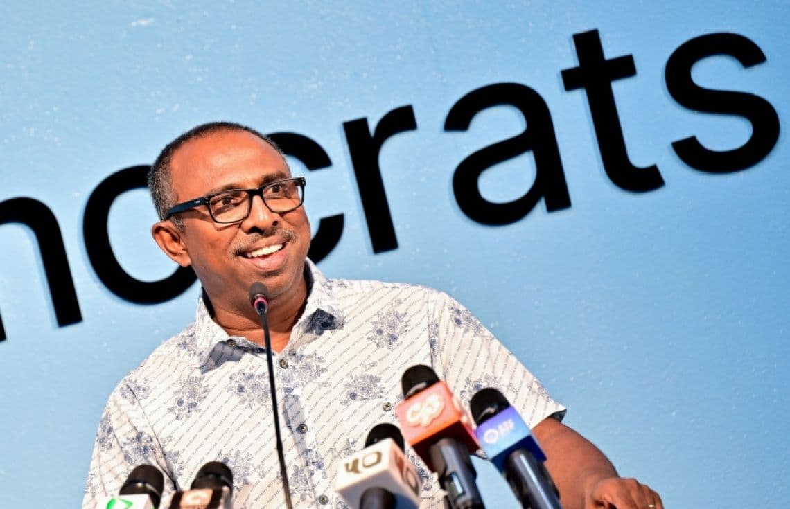 ޑިމޮކްރެޓްސް ޖަލްސާއެއްގައި އަލީ އާޒިމް ވާހަކަފުޅު ދައްކަވަނީ---ފޮޓޯ: މިހާރު