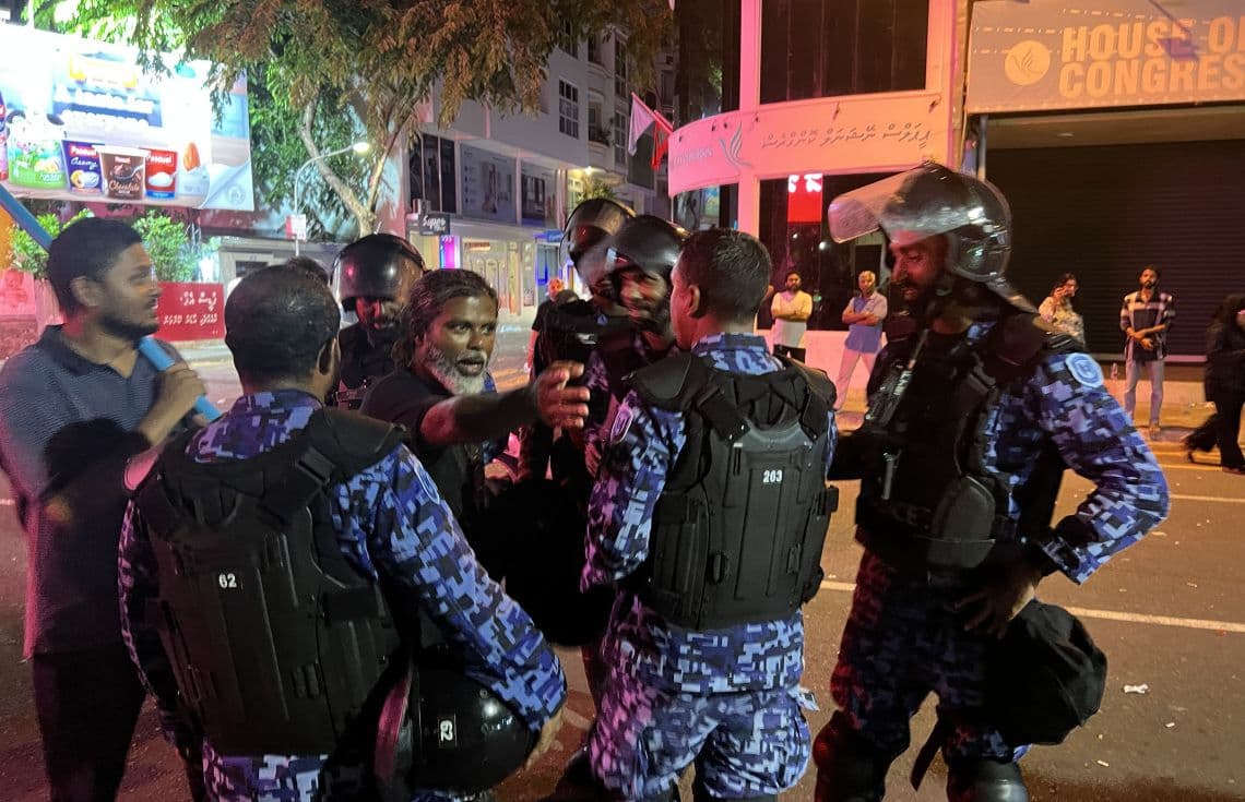 އެމްޑީޕީން އޮކްޓޫބަރު 3 ގައި ބޭއްވި މުޒާހަރާގެ ތެރެއިން---ފޮޓޯ: ޚުލާސާ