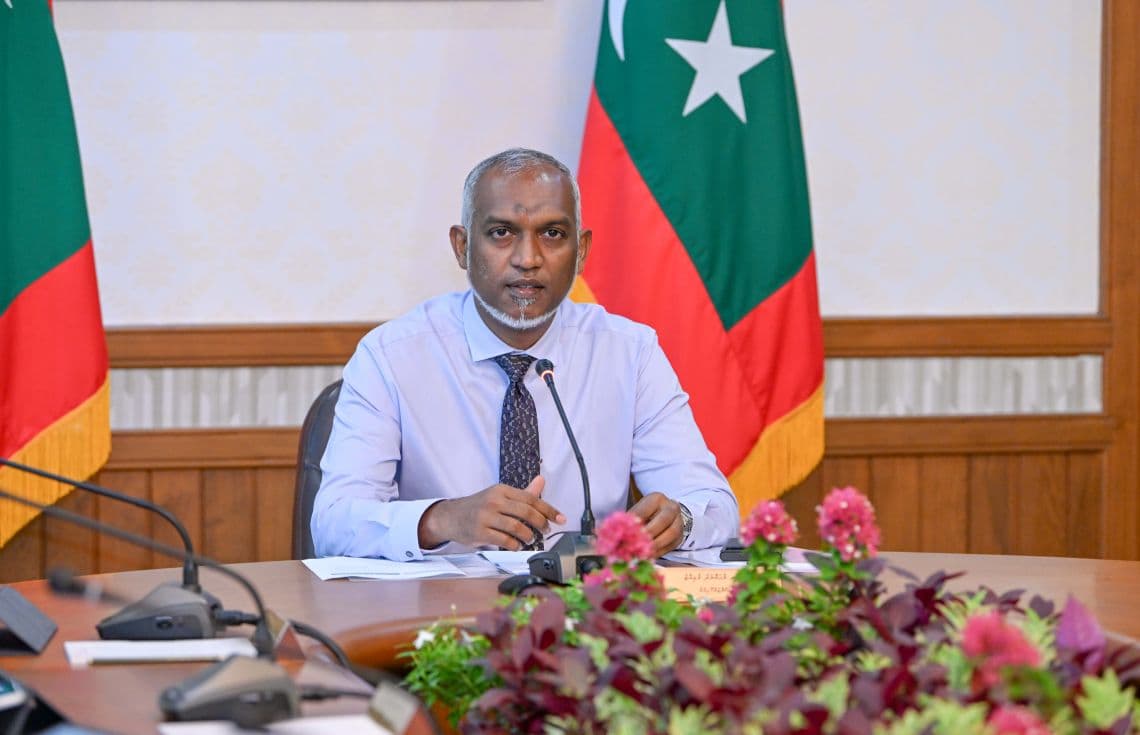 ރައީސް މުއިއްޒު. އެމަނިކުފާނު މިކަމަށް ގޮވާލެއްވީ "ސާކް ޗާޓަރ ޑޭ"ގެ މުނާސަބަތުގައި ސާކްގެ ސެކެޓްރީ ޖެނެރަލަށް ފޮނުއްވި ތަހުނިޔާގެ މެސެޖުގައި--- ފޮޓޯ: ރައީސް އޮފީސް