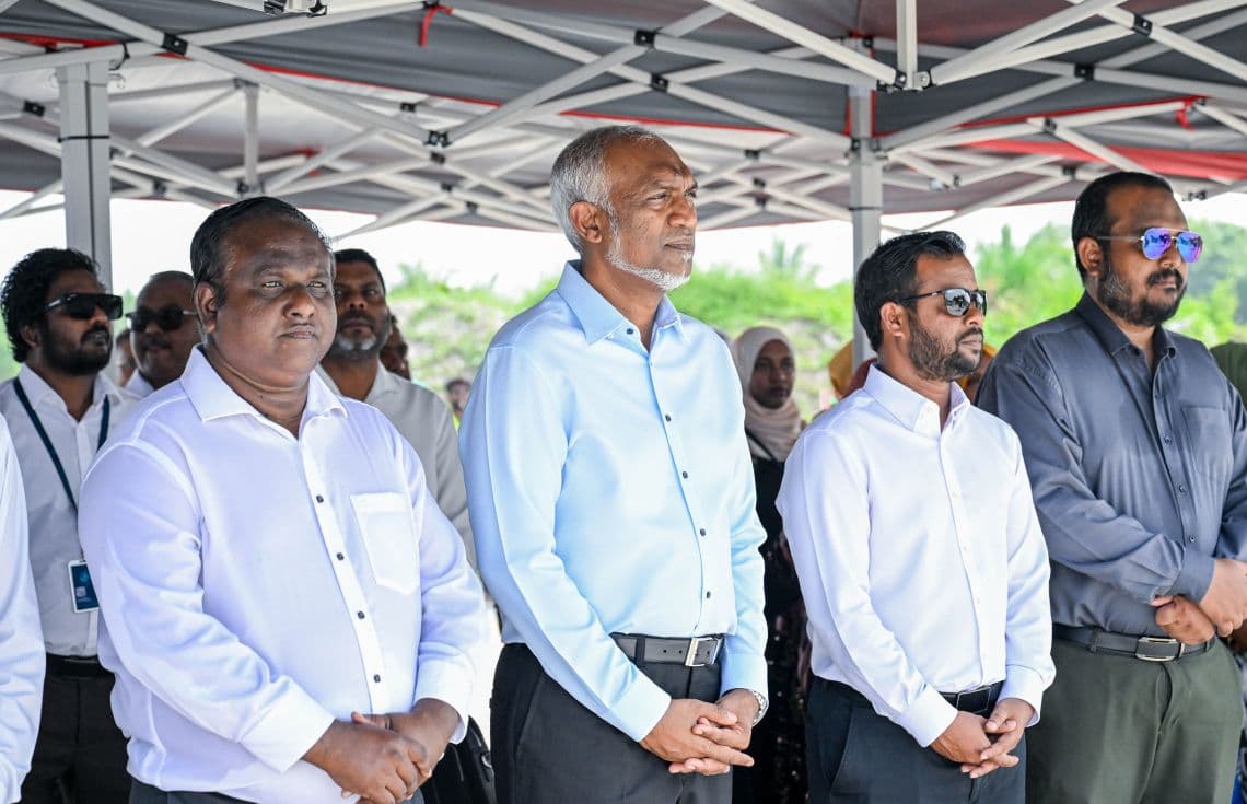 ރައީސް ޑރ. މުޢިއްޒު ދުވާފަރަށް ކުރައްވަމުން ގެންދަވާ ދަތުރުފުޅުގެ ތެރެއިން---ފޮޓޯ: ރައީސް އޮފީސް