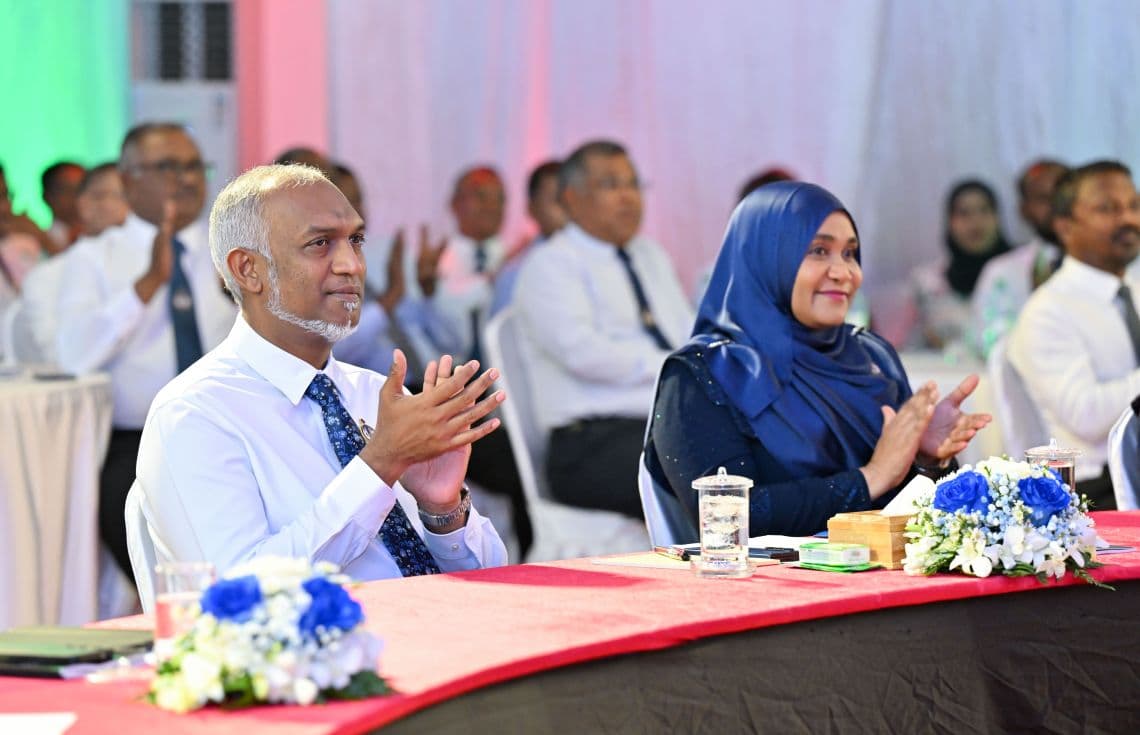 ރައީސް އަދި ފަސްޓްލޭޑި މަސްވެރިންގެ ދުވަހުގެ ހާއްސަ ޖަލްސާގައި ބައިވެރިވެވަޑައިގަންނަވަނީ---ފޮޓޯ: ރައީސް އޮފީސް