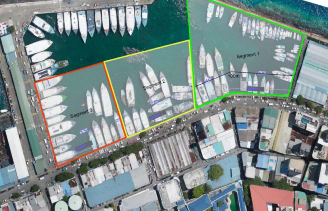 ބާޒާރުމަތީ ބަނދަރު ސަރަހައްދުން އުޅަނދުތައް ނެގުމަށް ހަމަޖެހިފައިވާ ގޮތް--- ފޮޓޯ: އެމްޕީއެލް