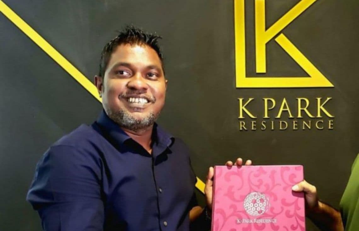 ހަސަން މަމްދޫހު (މަންޑޭ). ކޭ ޕާކު އެޕާޓްމަންޓުތަކުގެ މައްސަލައިގައި އޭނާގެ މައްޗަށް 94 ދައުވާއެއް ވަނީ ސާބިތުވެފަ----