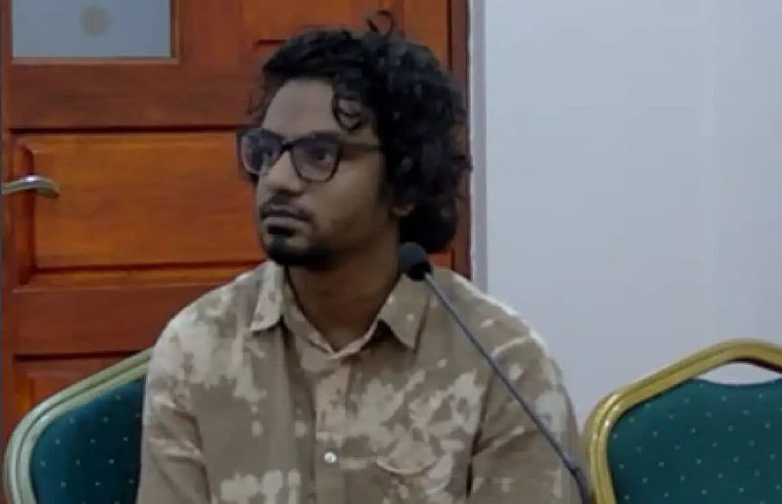 ހޫދު ޝަރީއަތުގެ މަޖިލީހުގައި---