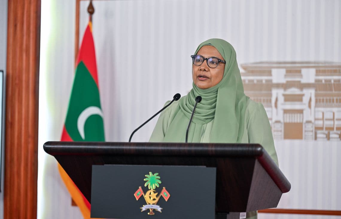 ސޯޝަލް އެންޑް ފެމިލީ ޑިވެލޮޕްމަންޓް މިނިސްޓަރު ޑރ އާއިޝަތު ޝިހާމް---ފޮޓޯ: ރައީސް އޮފީސް