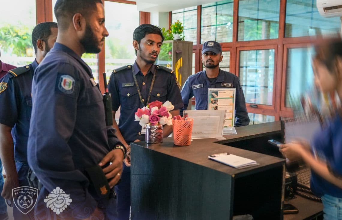 އިއްޔެ ހުޅުމާލޭގައި އިމިގްރޭޝަނުން ކުރިއަށްގެންދިޔަ އޮޕަރޭޝަނުގެ ތެރެއިން--- ފޮޓޯ: އިމިގްރޭޝަން