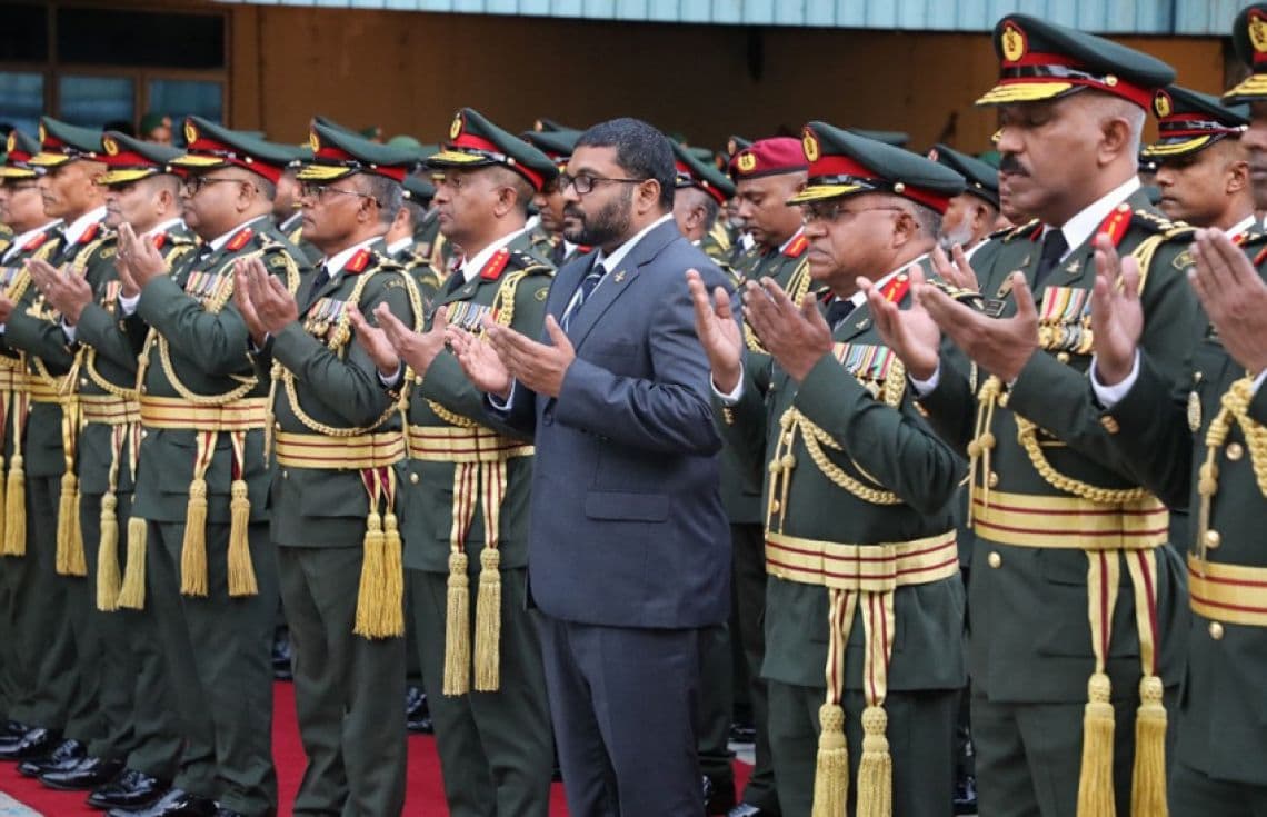 ސިފައިންގެ ރަސްމިއްޔާތެއްގެ ތެރެއިން...