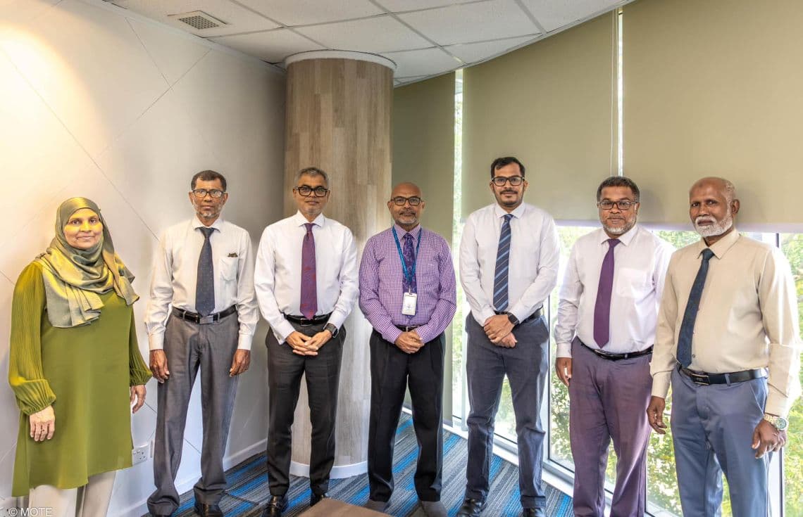 މިނިސްޓަރު ތޯރިގް މެޓް އޮފީހުގެ ޑެޕިއުޓީ ޑިރެކްޓާ ޖެނެރަލް އަލީ ޝަރީފް އާ ބައްދަލުުކުރެއްވުން---ފޮޓޯ: ޓޫރިޒަމް މިނިސްޓްރީ
