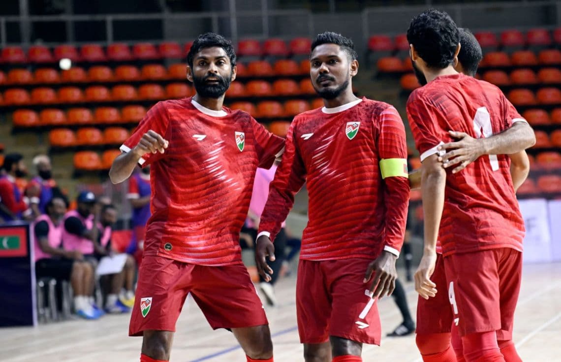 ގައުމީ ފުޓްސަލް ޓީމުގެ ކުޅުންތެރިން. ޓިމަށް މަރުހަބާ ކިޔުމަށް މާދަމާ ރޭ ހާއްސަ ހަރަކާތެއް މާލޭގައި އޮންނާނެ---