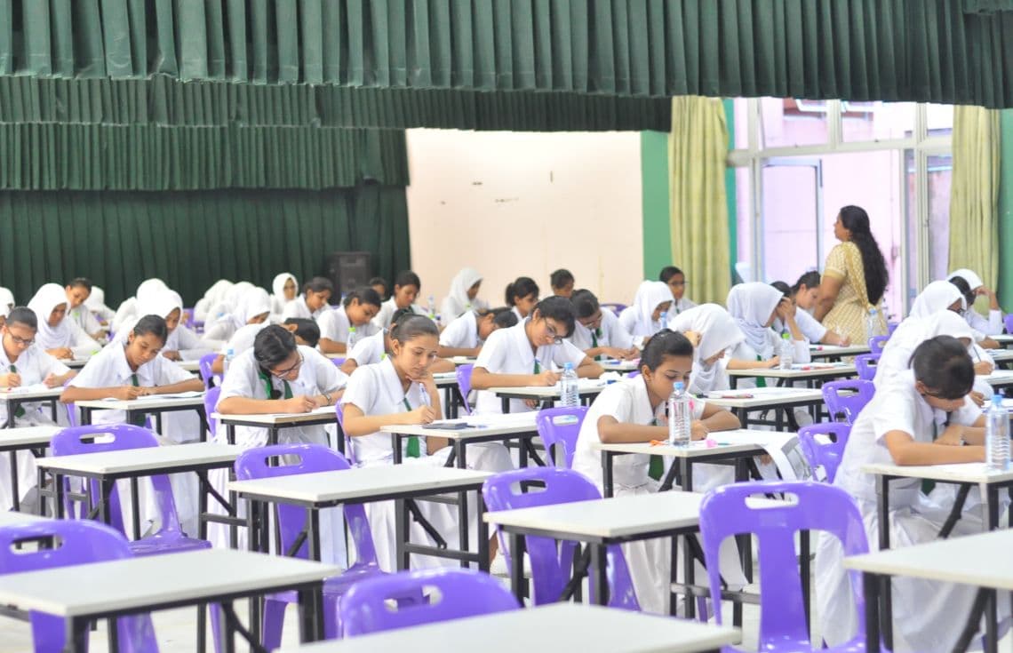 ދަރިވަރުންތަކެއް އޯލެވެލް އިމްތިހާނުގައި---ފޮޓޯ: އެޑިއުކޭޝަން މިނިސްޓްރީ