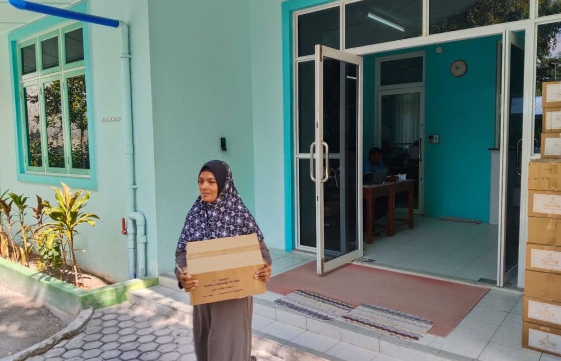 އަތޮޅު ތެރޭގެ ރަށްތަރުގައި މަސްދަޅު ކޭސް ބަހަނީ/ ފޮޓޯ:ސިޓީސް މިނިސްޓްރީ