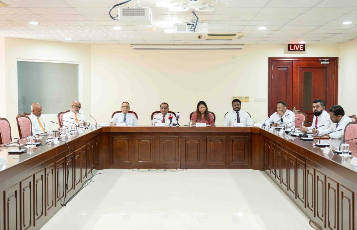 މިނިވަން މުއައްސަސާތަކުގެ ކޮމިޓީގެ 5 ވަނަ ބައްދަލުވުމުގެ ތެރެއިން/ ފޮޓޯ: މަޖިލިސް