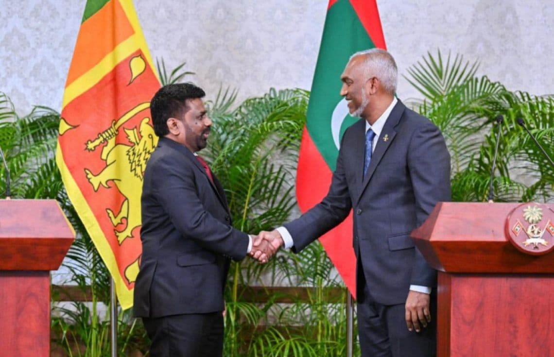 ރައީސް ޑރ. މުހައްމަދު މުއިއްޒު އާއި ލަންކާގެ ރައީސް އަނޫރާ ކުމާރާ ޑިސަނާޔައެކަ---ފޮޓޯ: ރައީސް އޮފީސް