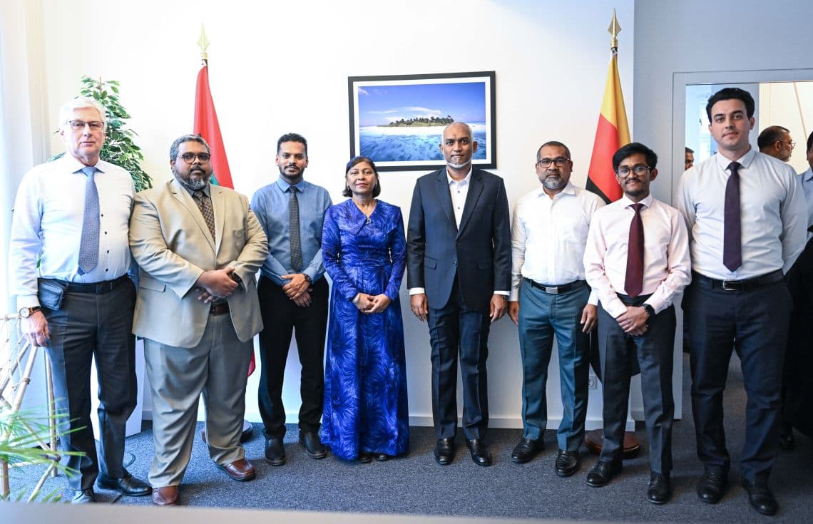 ރައީސް ޖަރުމަނުވިލާތުގައި ހުންނަ ދިވެހި އެމްބަސީއަށް ޒިޔާރަތްކުރެއްވުން/ ފޮޓޯ: ރައީސް އޮފީސް