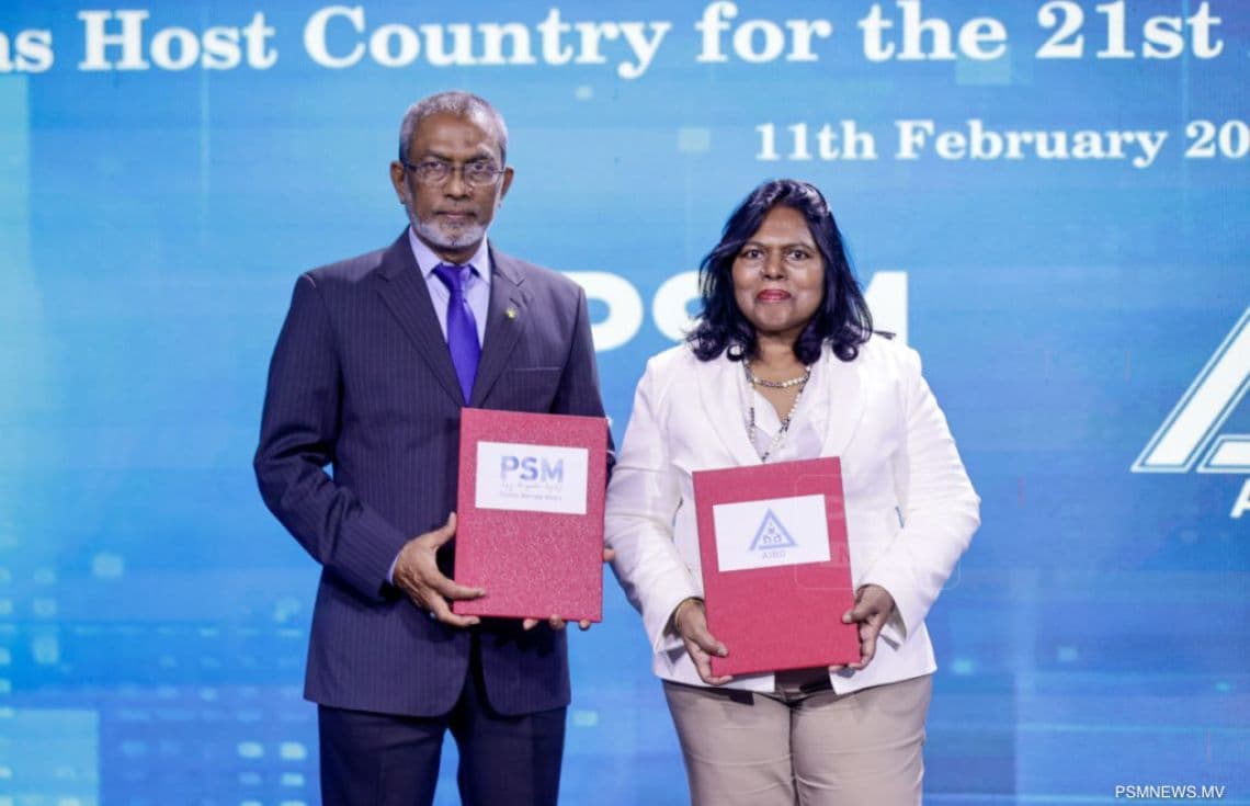 އޭޝިއާ މީޑިއާ ސަމިޓްގެ އެމްއޯޔޫގައި ސޮއިކުރުމުގެ ރަސްމިއްޔާތުގެ ތެރެއިން---ފޮޓޯ:ޕީއެސްއެމް