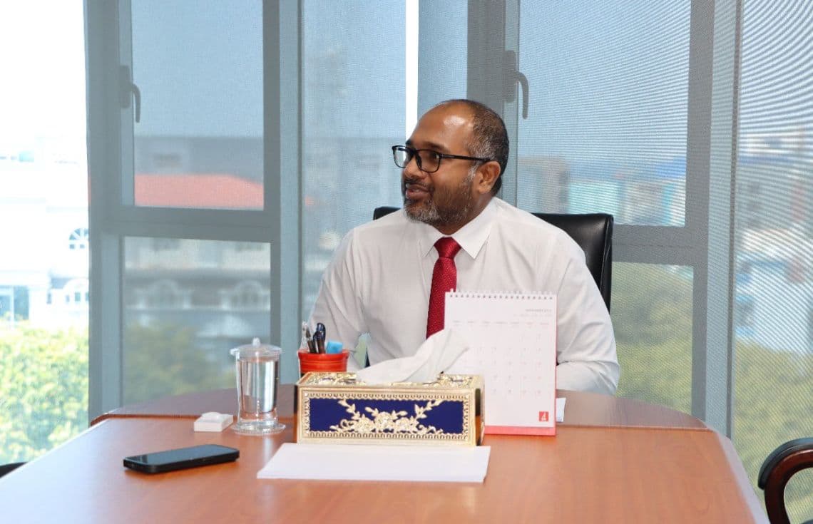 ހޯމް މިނިސްޓަރު އިހުސާން---