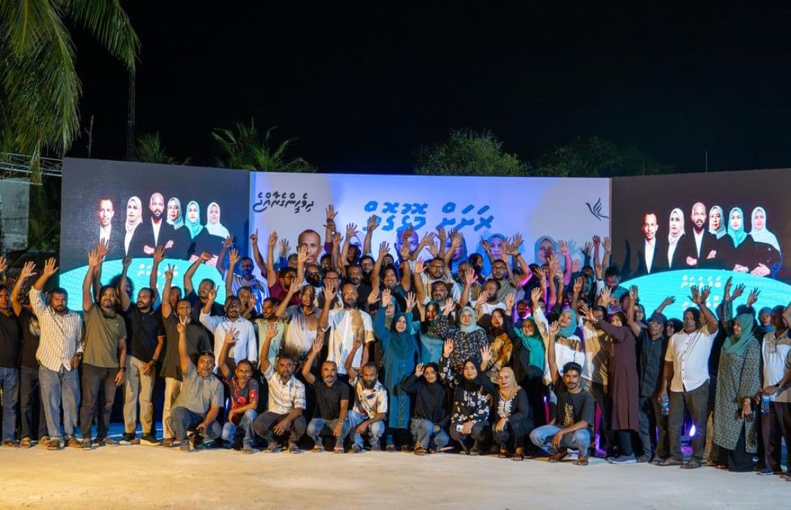 ރައީސް މުޢިއްޒުގެ ކެންޑިޑޭޓުންނަށް ކޮލަމާފުށިން އޮތް ބޮޑު ތާއީދު ދައްކާލައިފި