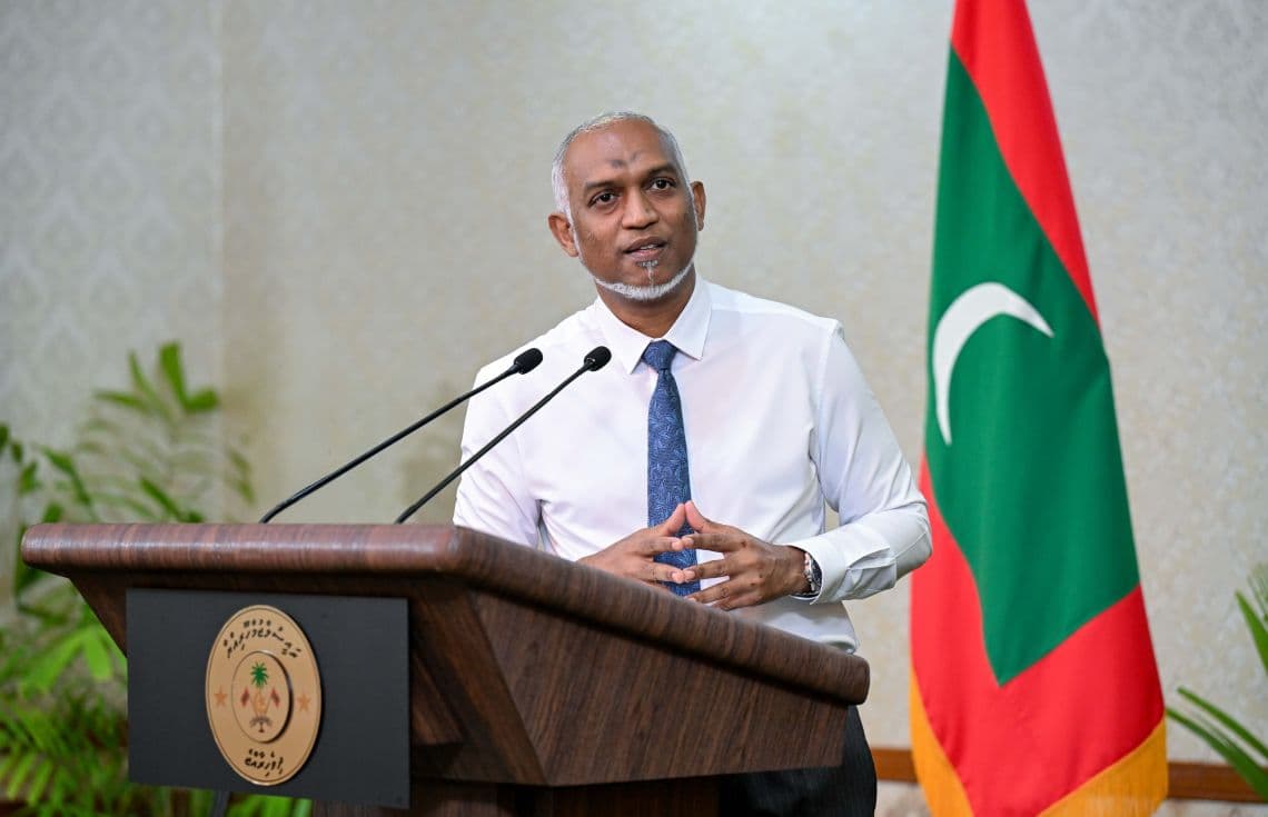 ރައީސް އޮފީހުގައި ކުރިއަށްދާ ނޫސްވެރިންގެ ބައްދަލުވުމުގައި ރައީސް ވާހަކަފުޅު ދައްކަވަނީ. / ފޮޓޯ: ރައީސް އޮފީސް
