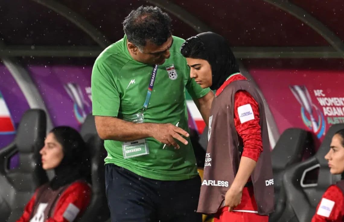 އީރާން ޓީމުގެ ކުޅުްތެރިއަކަށް އިރުޝާދު ދެނީ---