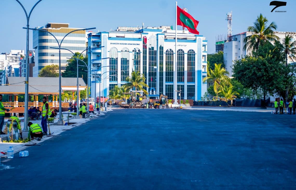 ބޮޑުތަކުރުފާނު ތަރައްގީކުރުމުގެ ތެރެއިން. މި މަޝްރޫއުގެ އިތުރުބައެއްގެ މަސައްކަތް ފަށަން އަންނަނީ ތައްޔާރުވަމުން---ފޮޓޯ: ޚުލާސާ