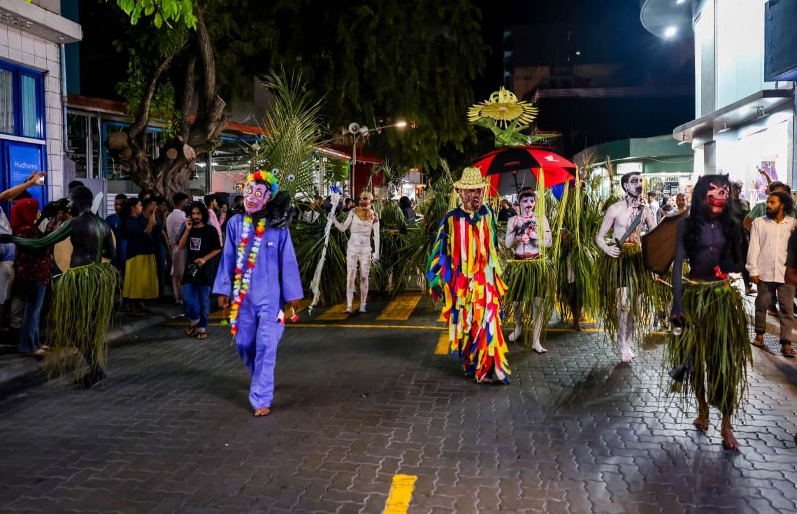 މިދިޔަ އަހަރުގެ އީދު ދުވަހުގެ ހަރަކާތްތަކުގެ ތެރެއިން. / ފޮޓޯ: ޚުލާސާ