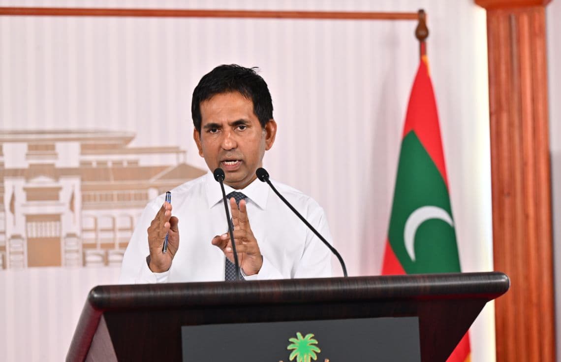 ރައީސް އޮފީހުގައި ބޭއްވި ނޫސްވެރިންގެ ބައްދަލުވުމެއްގައި މިނިސްޓަރު ސައީދު ވާހަކަފުޅު ދައްކަވަނީ. / ފޮޓޯ: ރައީސް އޮފީސް