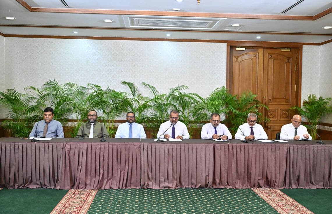 ފިނޭންސް މިނިސްޓަރު ދެއްވީ މަޝްރޫއުތައް މެދުނުކެނޑި ކުރިއަށްގެންދާނެ ކަމުގެ ޔަގީންކަން