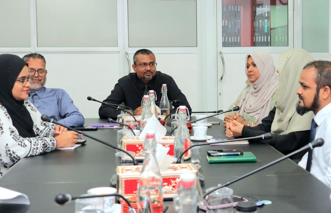 މޯލްޑިވްސް މީޑިއާ އެންޑް ބްރޯޑްކާސްޓިން ކޮމިޝަންގެ މެމްބަރުން---