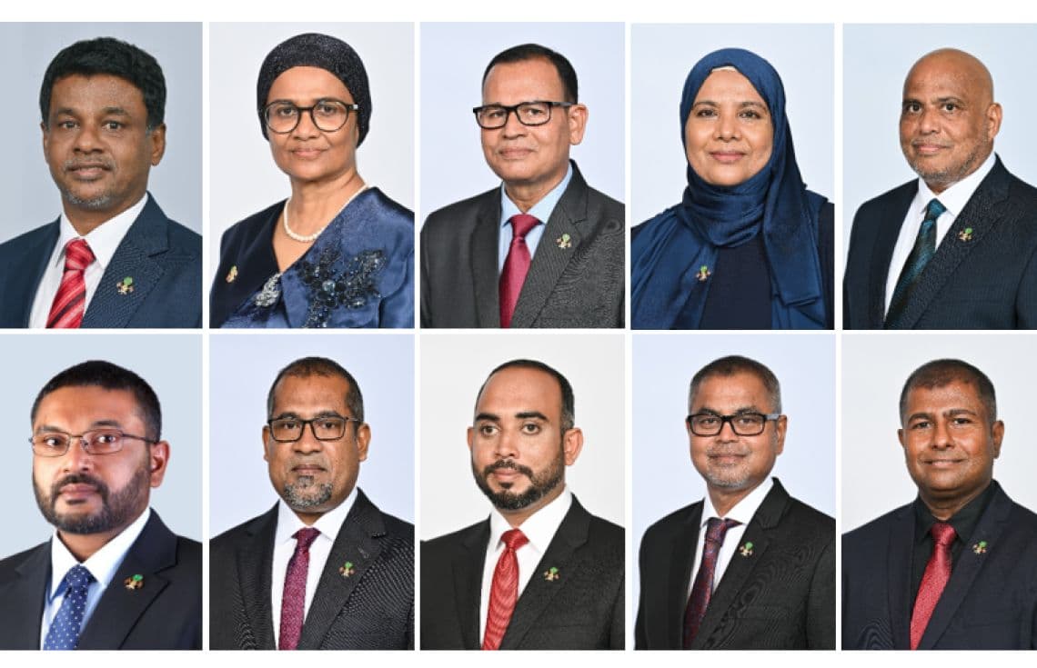 ކެބިނެޓުން އިސްތިއުފާދެއްވި މިނިސްޓަރުން---