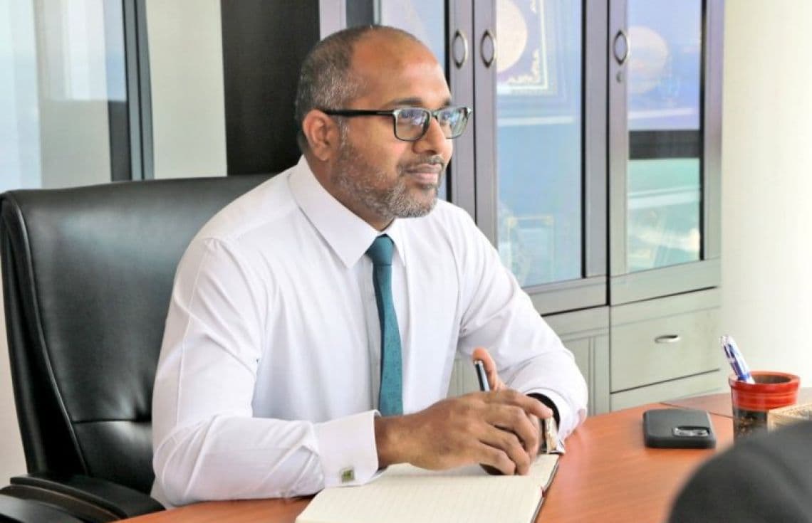 ހޯމް މިނިސްޓަރު އަލީ އިހުސާން---