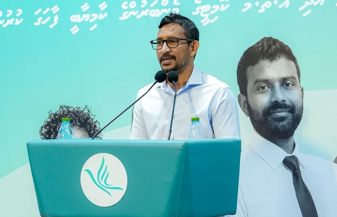 ޕީއެންސީން ބުރާސްފަތި ދުވަހުގެރޭ ޕީއެންސީން ބޭއްވި ޖަލްސާގައި ވާހަކަފުޅު ދައްކަވަނީ. / ފޮޓޯ: ޕީއެންސީ