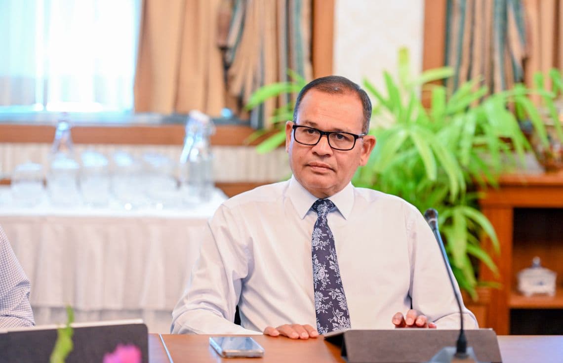 ކުރީގެ ސިޓީތަކާއި އިދާރީ ދާއިރާތައް ހިންގުމާއި، އާންމު މަސައްކަތްތަކާ ބެހޭ ވަޒީރު އާދަމް ޝަރީފް އުމަރު / ފޮޓޯ: ރައީސް އޮފީސް