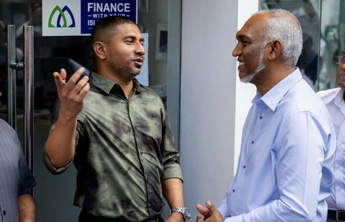 ރައީސް ޑރ. މުއިއްޒު އަދި އަހްމަދު މަހުލޫފް---