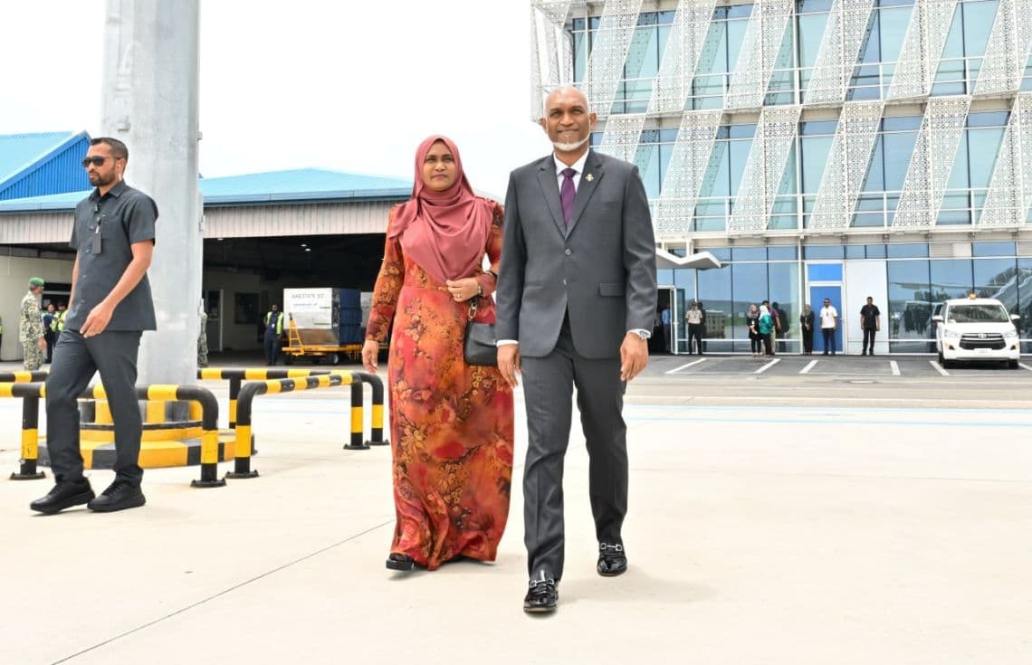 ރައީސުލްޖުމްގޫރިއްޔާގެ ދެކަނބަލުން---