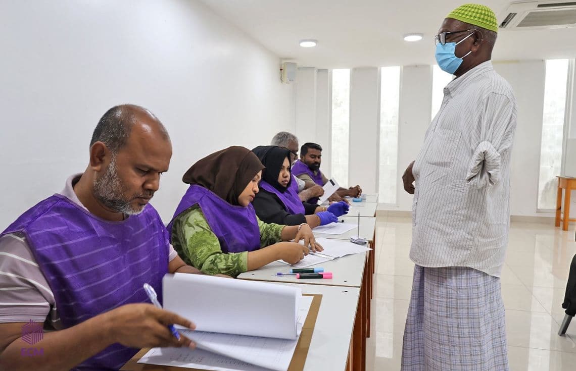 އިންތިހާބުގެ ވޯޓުލުން ކުރިއަށްދަނީ---