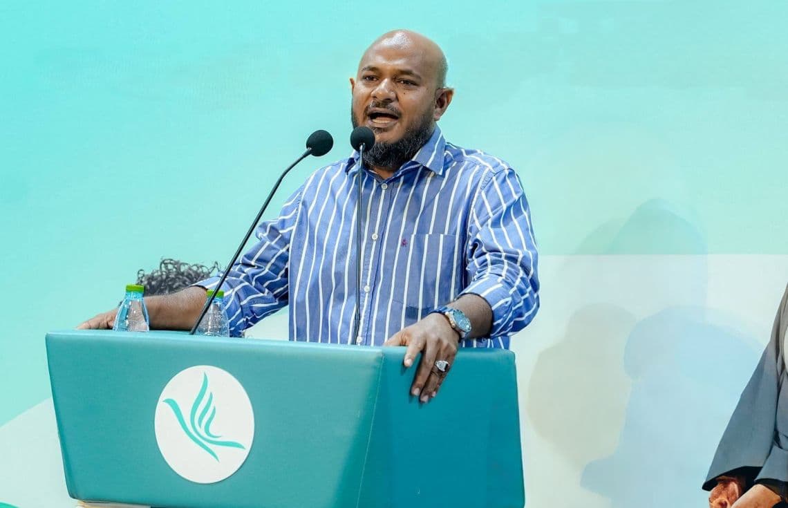 މެންބަރު ޝުޖާއު ޕީއެންސީގެ ޖަލްސާއެއްގައި ވާހަކަ ދައްކަވަނީ