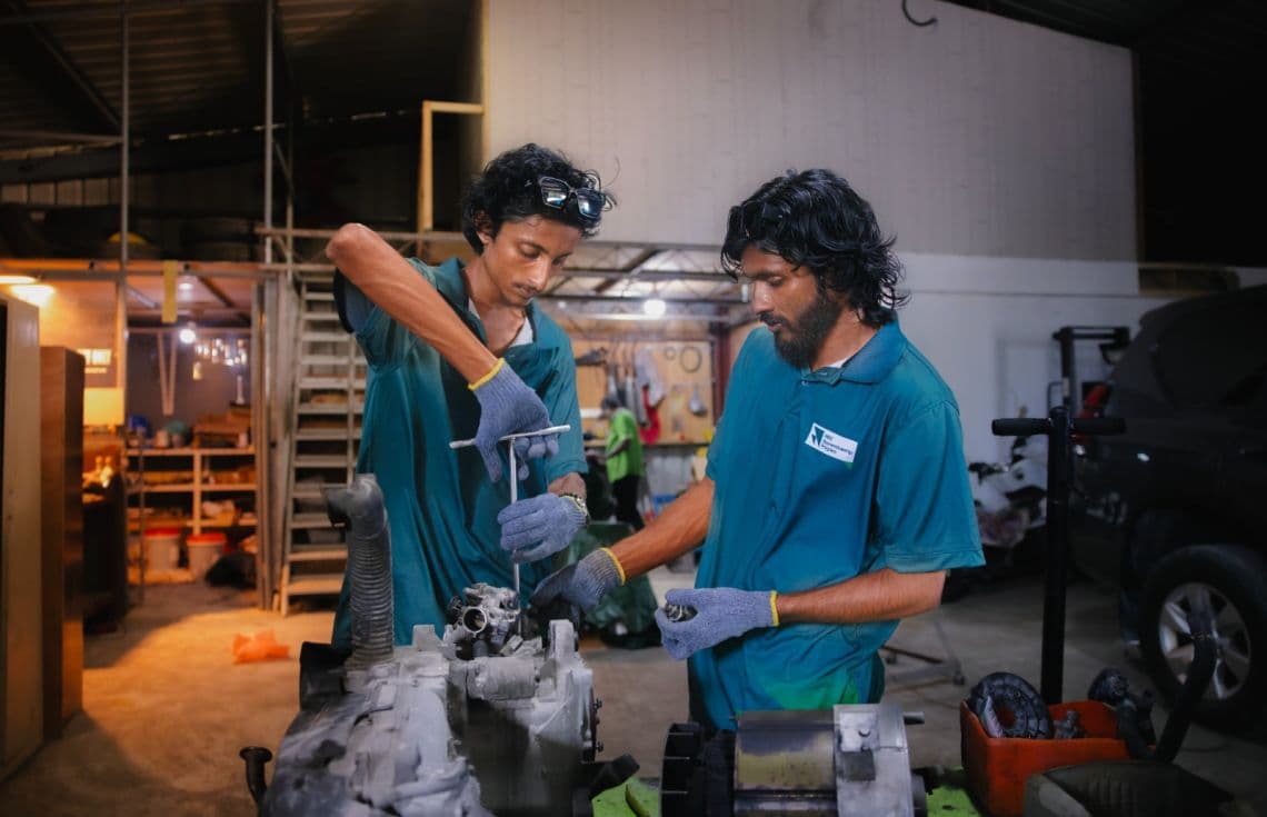 އެޗްޑީސީ އެޕްރެންޓިސްޝިޕް ޕްރޮގްރާމްގެ ސަބަބުން ގާބިލު ޒުވާނުން އުފެއްދި، ޒުވާނުން ވަޒީފާއަށް އަހުލުވެރިވޭ.