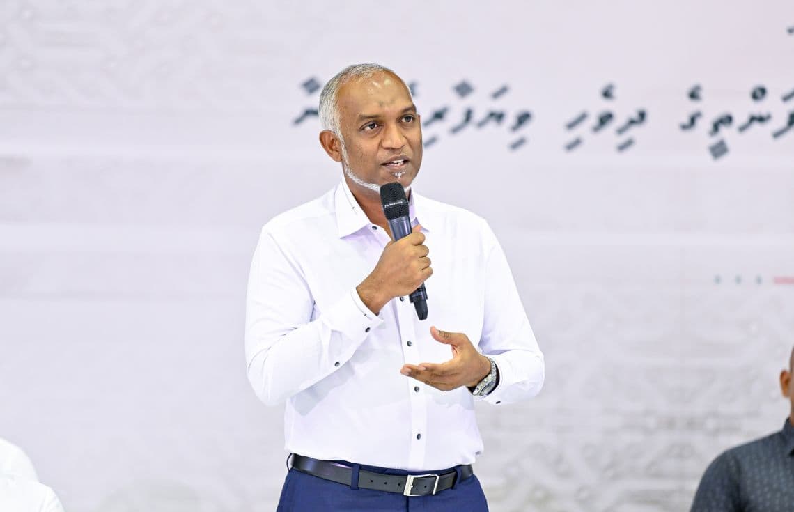 މިދިޔަ ޑިސެމްބަރު މަހު ރައީސުލްޖުމްހޫރިއްޔާ، ކުދި އަދި މެދު ފަންތީގެ ވިޔަފާރިވެރިންނާ ބައްދަލުކުރެއްވުން. / ފޮޓޯ: ރައީސް އޮފީސް
