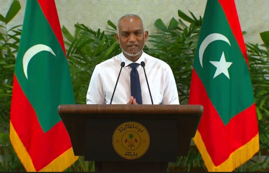 ރައީސުލްޖުމްހޫރިއްޔާ ޑރ. މުޙައްމަދު މުޢިއްޒު ނޫސްވެރިންނަށް މައުލޫމާތު ދެއްވަނީ.