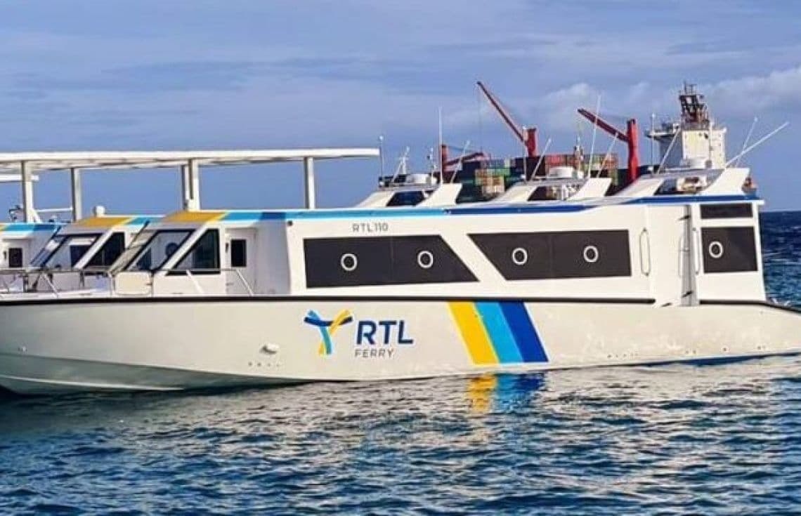 އާރްޓީއެލް ފެރީ އެއް.